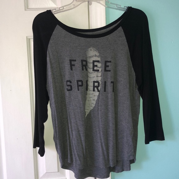 American Eagle Outfitters Tops - Free Spirit Soft & Sexy tee😇